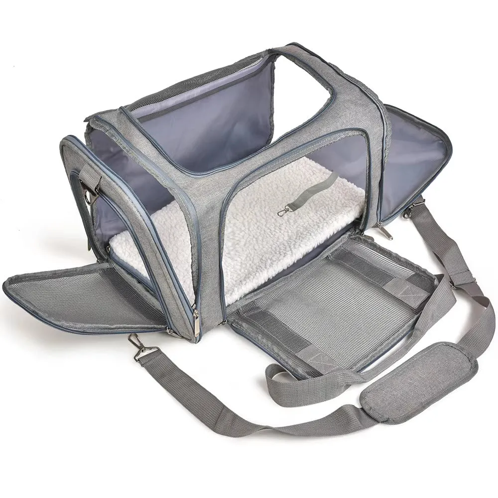 Deluxe Pet Carrier Bag for Cats and Dogs